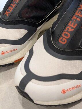 Adidas UltraBoost 22 Gore-Tex sz 8 white grey orange GX8321